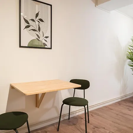 Spacious 1-bedroom In Kreuzberg Daire
